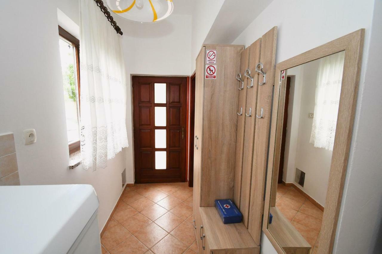 Studio Apartman Kris Marinici  エクステリア 写真